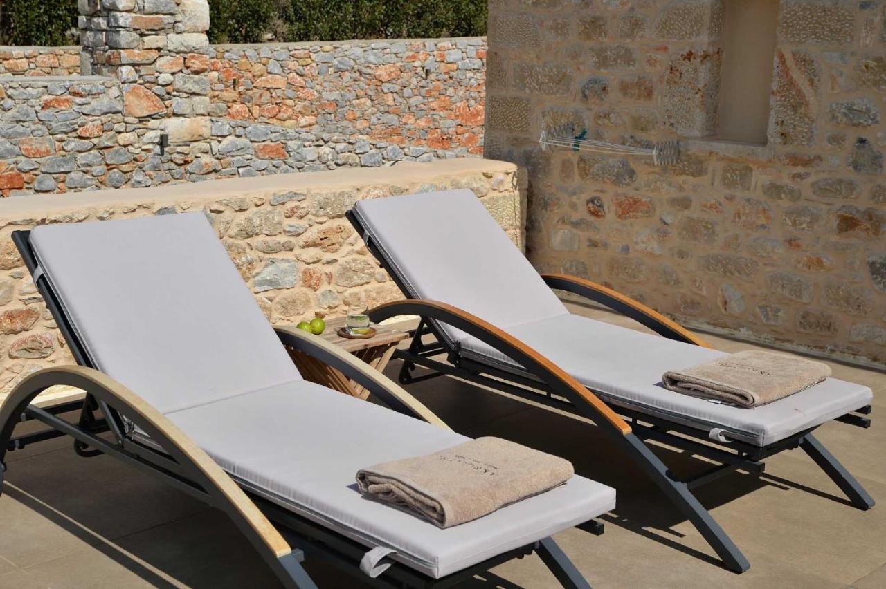 Akrolithi Boutique Hotel & Suites Oítilon Buitenkant foto