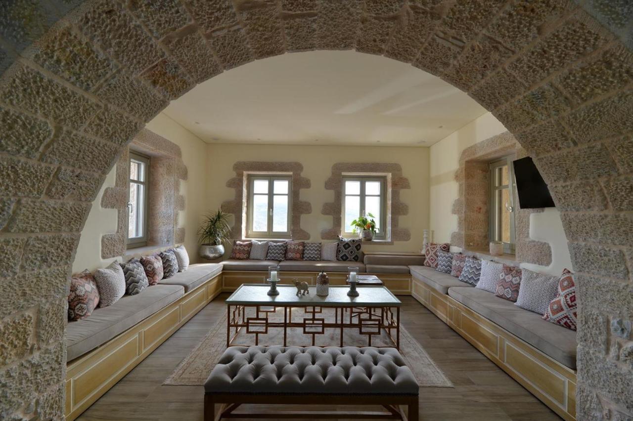 Akrolithi Boutique Hotel & Suites Oítilon Buitenkant foto